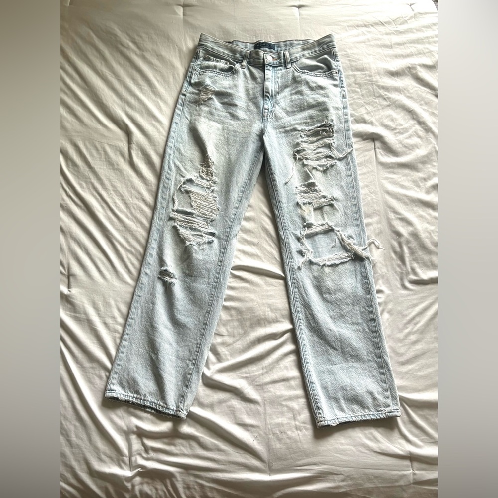 light wash mom jeans (skater)